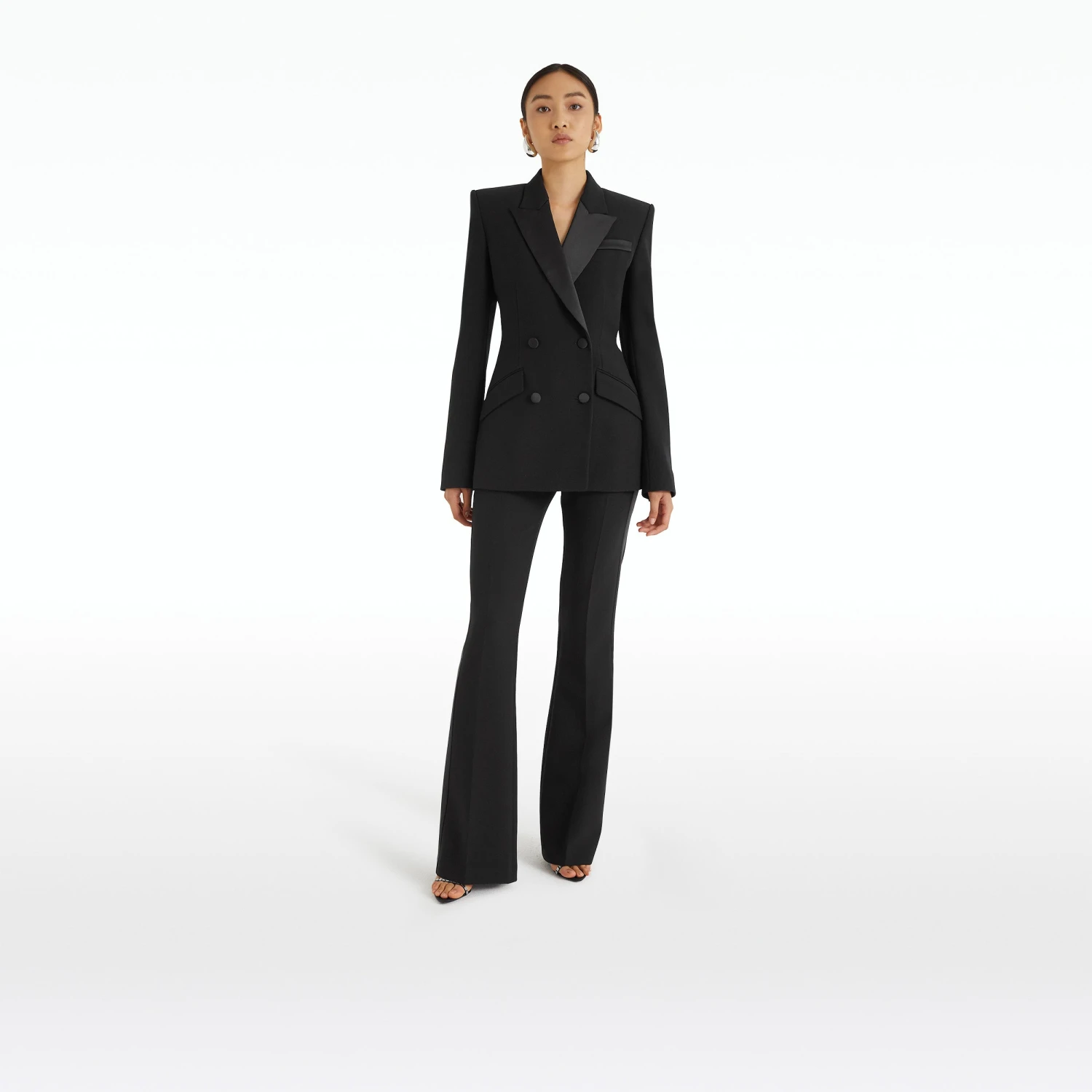 Wynnie Black Jacket 1 Wynnie Black Jacket